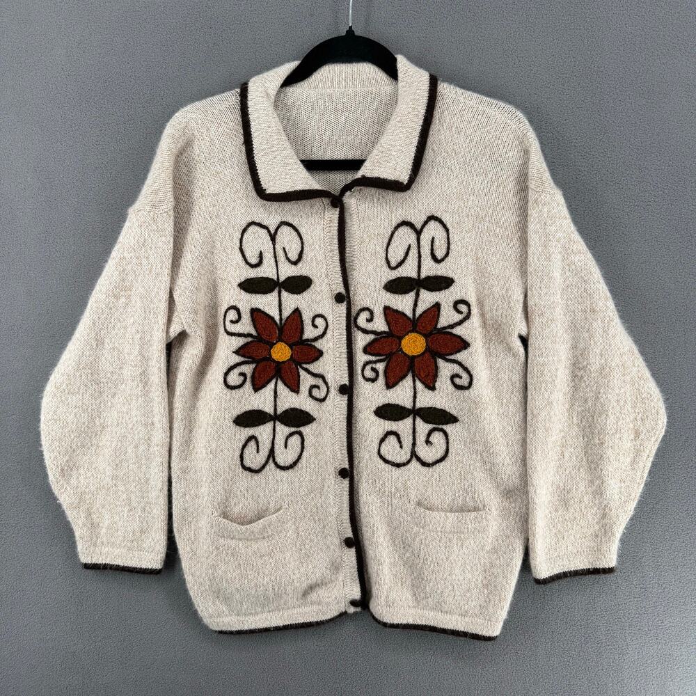 Embroidered Button Front Grannycore Folk Art‎ Cardigan Sweater Womens M? Cream